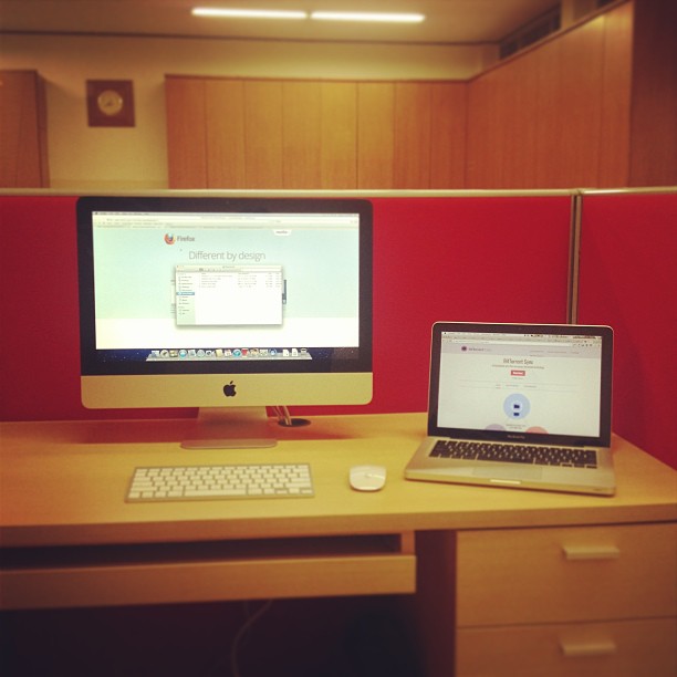 iMac Kantor VS MacBook Perjuangan